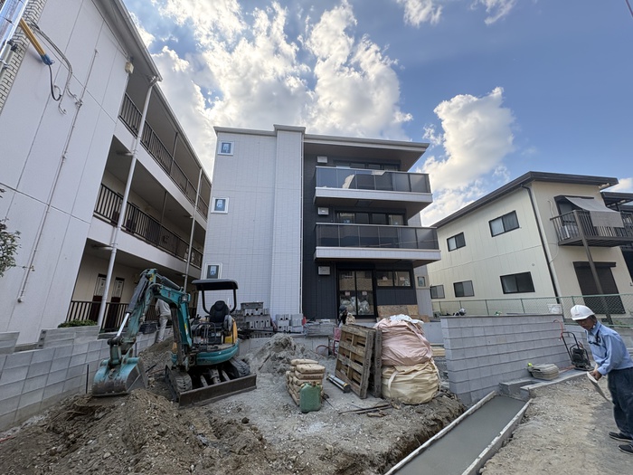 建物外観　建築中
