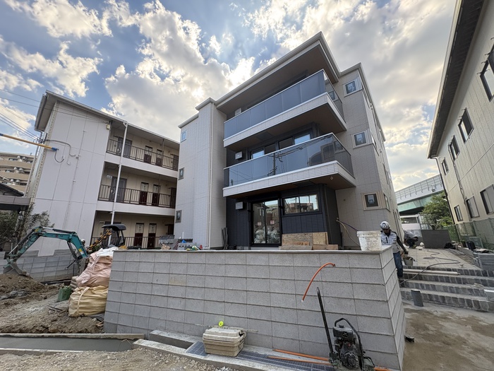 建物外観　建築中