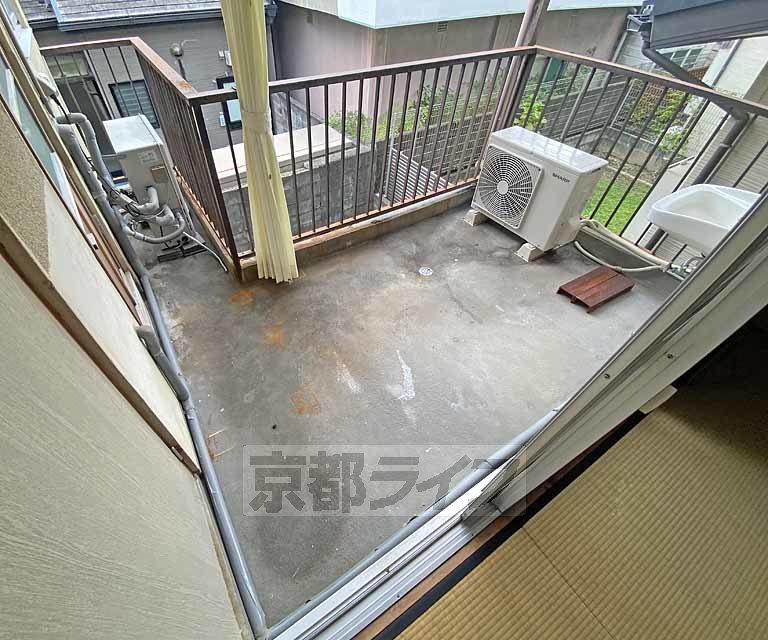 バルコニー　広々とした南向きバルコニです。