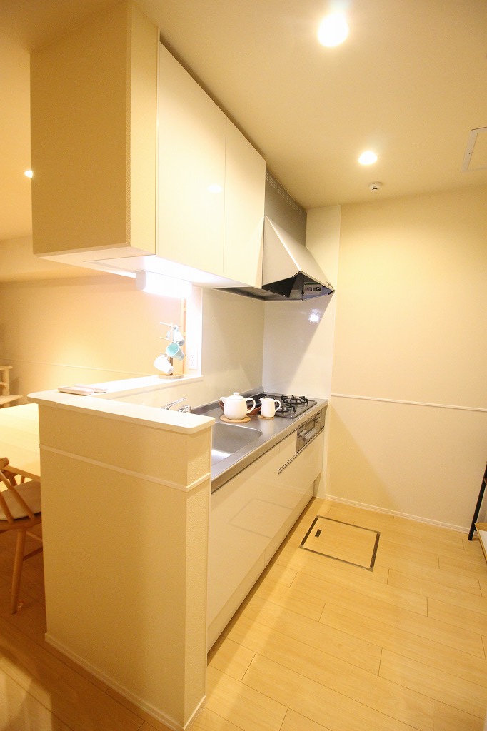キッチン　モデルルーム仕様（反転タイプのお部屋の写真です。）