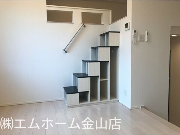 居室・リビング　洋室5.8帖　洋室４帖　ロフト6.1帖