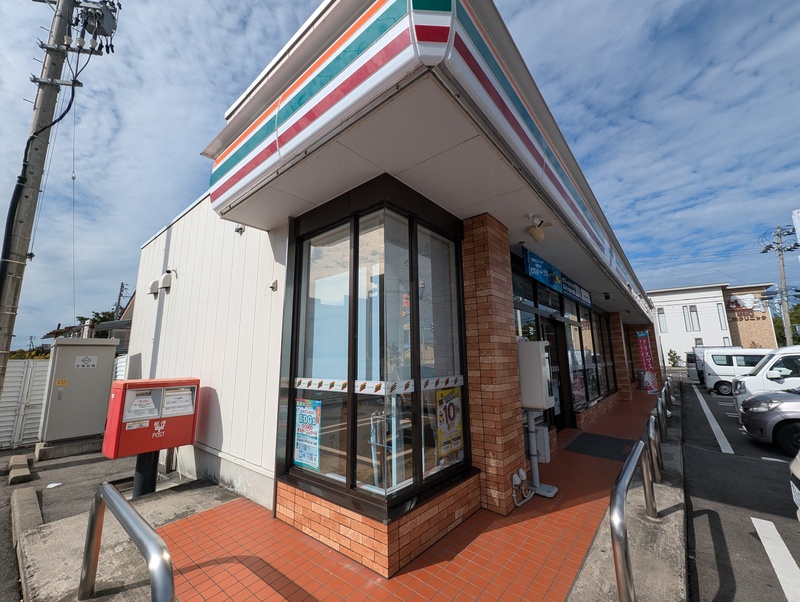 コンビニ　セブンイレブン 新潟新通店（コンビニ）まで300m