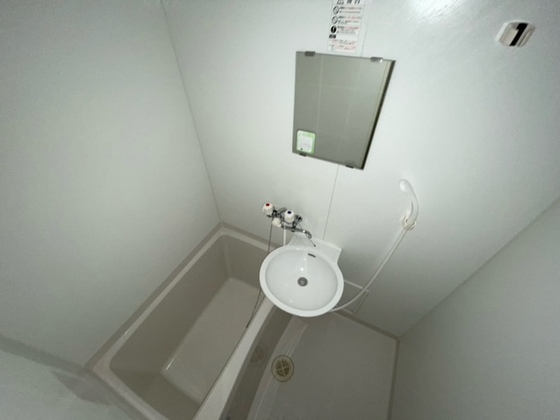 バス・シャワールーム　※別部屋の写真です