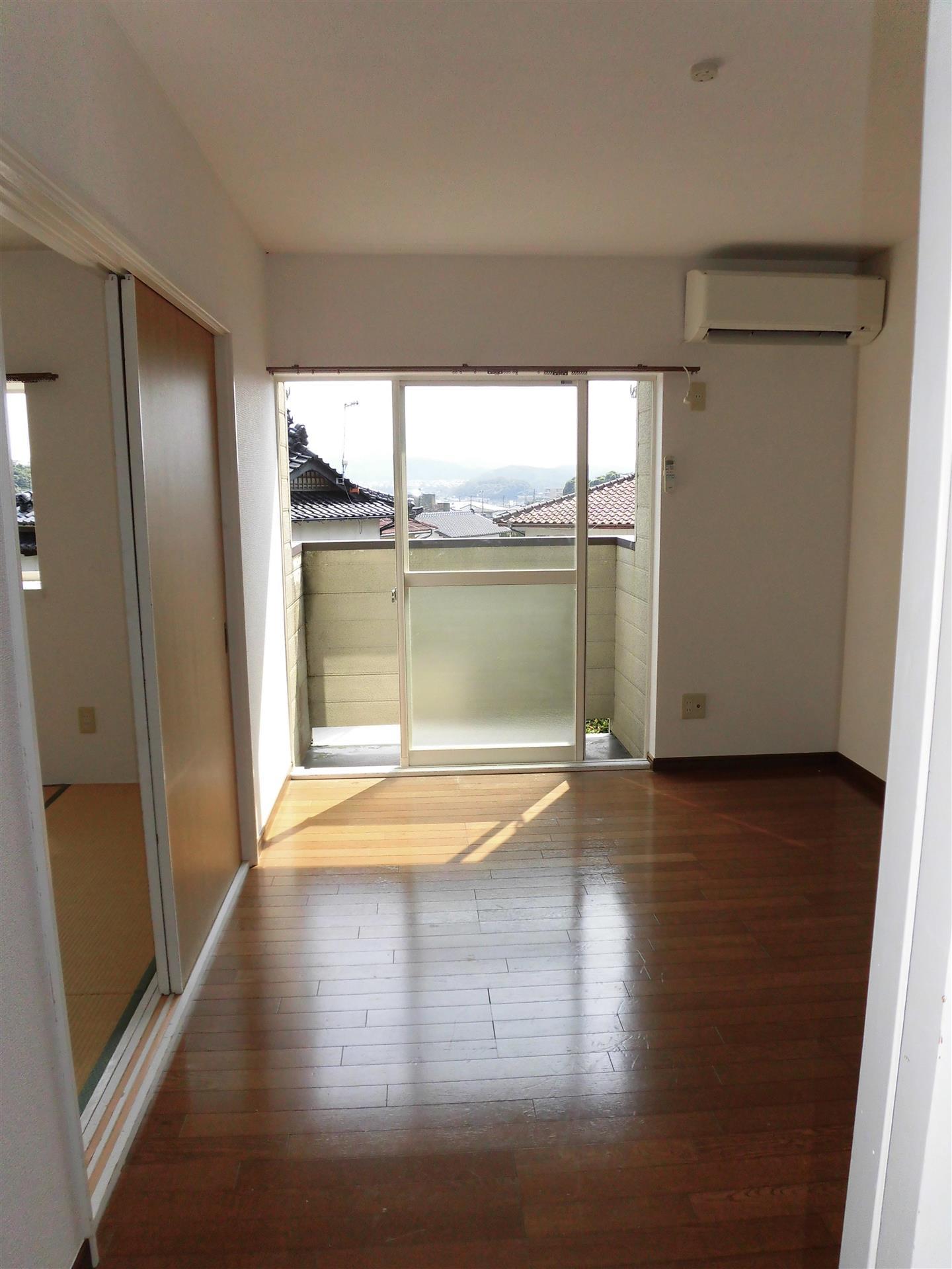 居室・リビング　実際のお部屋とは異なることがあります。
