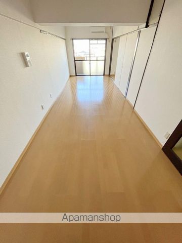エラン宮崎II番館の居間写真