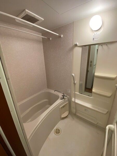 バス・シャワールーム　別部屋参照写真