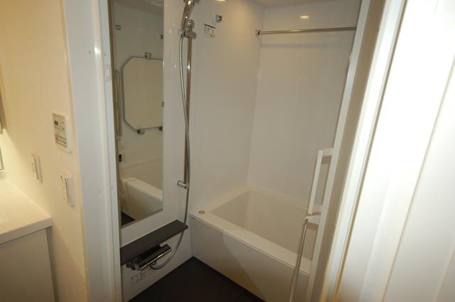 バス・シャワールーム　トイレもきれいです