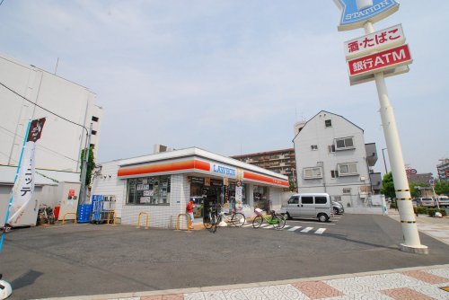 コンビニ　ローソン 出城三丁目店（コンビニ）まで334m