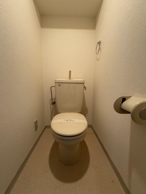 トイレ　別部屋写真参考