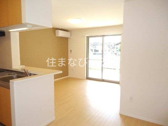 居室・リビング　同型別部屋写真