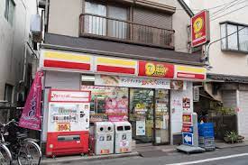 コンビニ　ニューヤマザキデイリーストア 北新宿店（コンビニ）まで243m