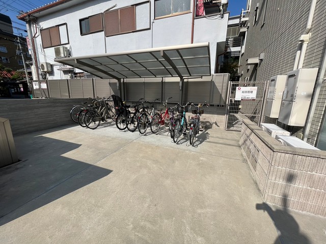 地下鉄御堂筋線 西田辺駅 徒歩4分 3階建 築8年の外観写真
