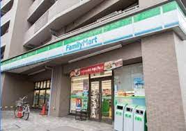 コンビニ　ファミリーマート小浦西五反田四丁目店（コンビニ）まで378m