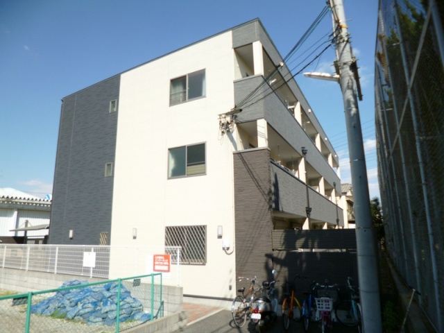 建物外観　パリッとした外観が魅力です♪