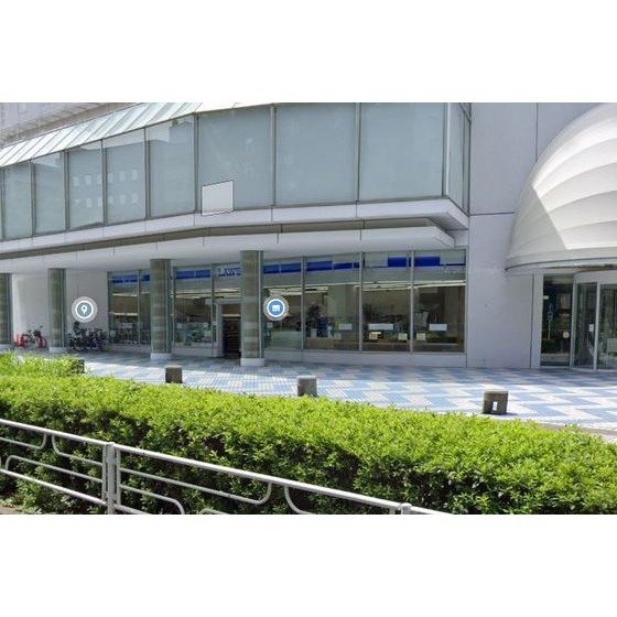 コンビニ　ローソン伊勢佐木長者町駅前店（コンビニ）まで96m