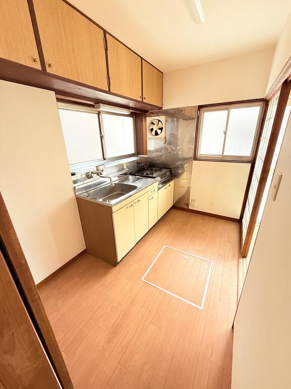 とさでん交通後免線 鹿児駅 徒歩20分 2階建 築48年のキッチン写真