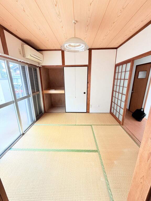 とさでん交通後免線 鹿児駅 徒歩20分 2階建 築48年の居間写真
