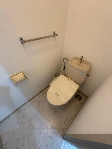 ＪＲ山陽本線 五日市駅 徒歩17分 2階建 築33年のトイレ写真