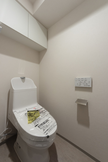 トイレ　※写真は同タイプ住戸です。