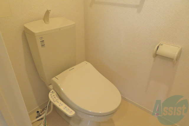 トイレ　トイレはウォシュレット付きです。シャワートイレは嬉しいですね