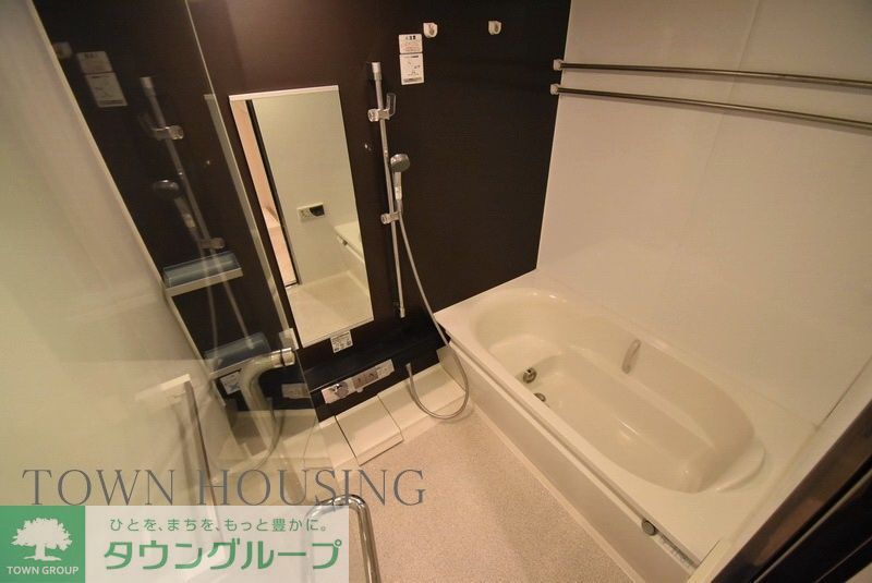 バス・シャワールーム　お問合せは(株)タウンハウジングレジデンス事業部　赤坂店・…