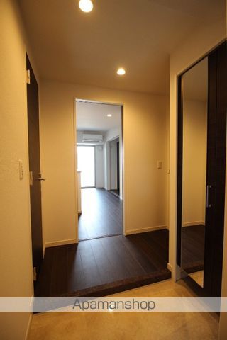 West Oneの玄関写真