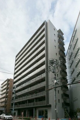 建物外観　鉄筋コンクリート造のがっちりとした建物。