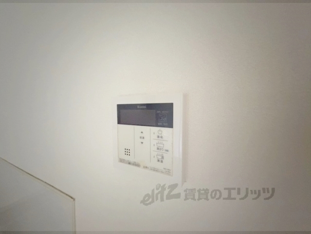 その他設備　給湯器リモコン
