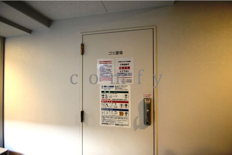 エントランス　２４時間ゴミ出し可能