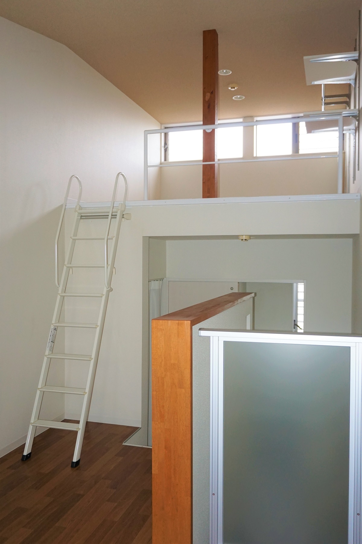 その他部屋・スペース　2階からロフトです