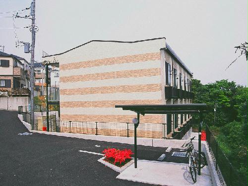 【レオパレスヒルズ野比IIの建物外観】