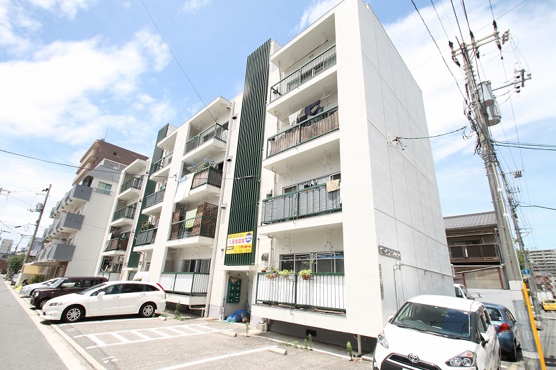 広島市中区舟入川口町のマンションの建物外観