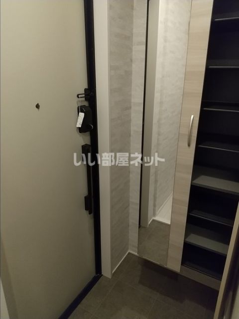 【ＤーＲＯＯＭ柏木３丁目の玄関】