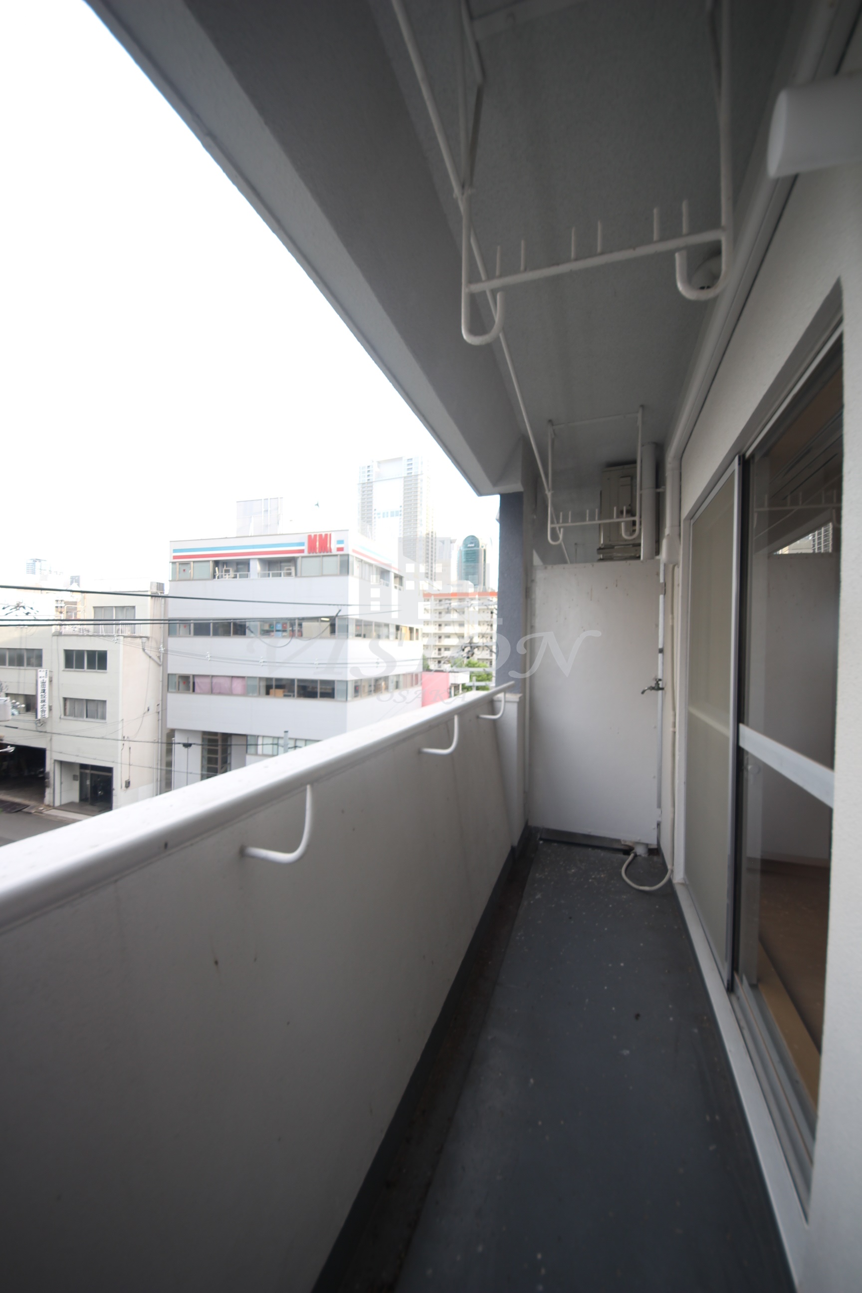 バルコニー　室内写真は別室のものです