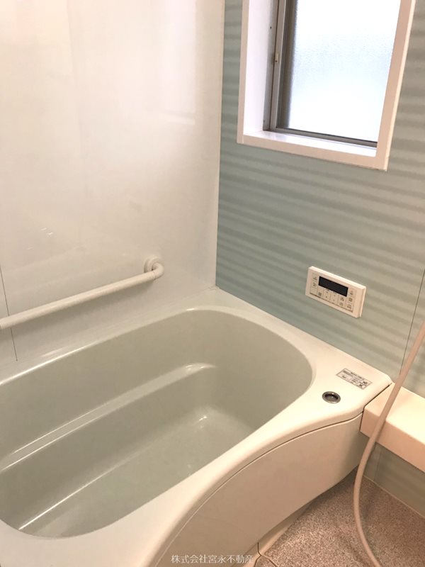 バス・シャワールーム　追い焚き機能付き！