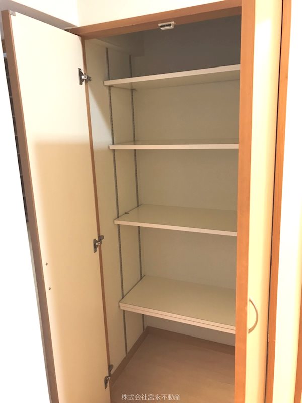 収納　収納棚