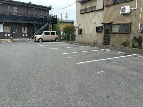 【レオネクストＴａｋｕｍｉの駐車場】