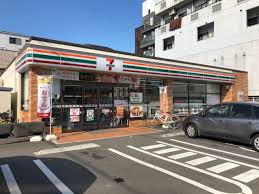 【大阪市東成区東今里のマンションのコンビニ】