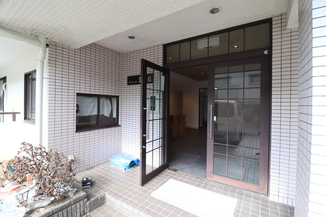 エントランス　オートロック付き