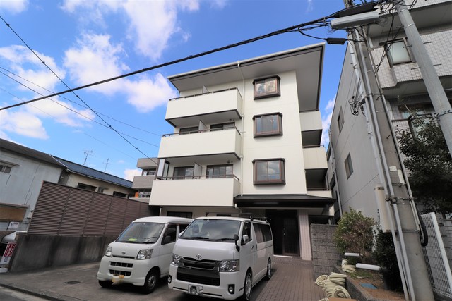 建物外観　スクエアメゾン志紀