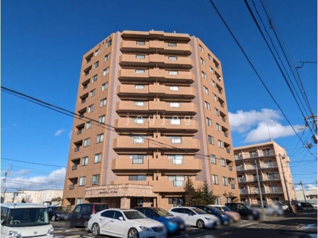 苫小牧市音羽町のマンションの建物外観