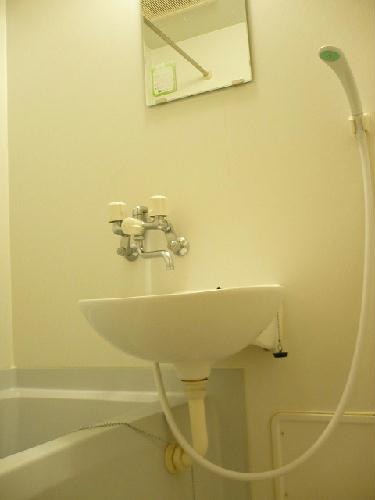 バス・シャワールーム　風呂・トイレ別です。