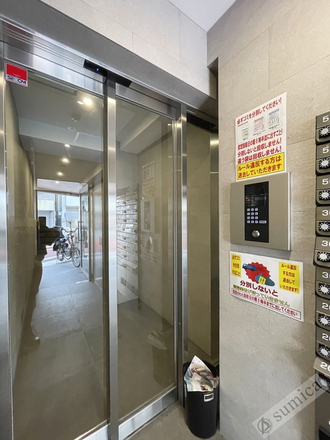 エントランス　オートロック完備で部外者はシャットアウト♪♪