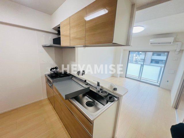 キッチン　※同物件反転タイプの写真でございます※現況を優先します※