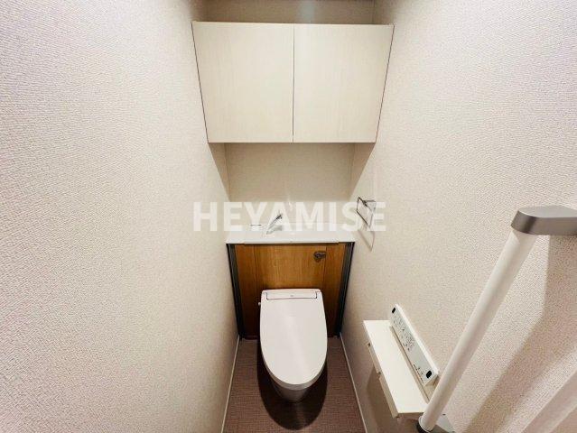 トイレ　※同物件反転タイプの写真でございます※現況を優先します※