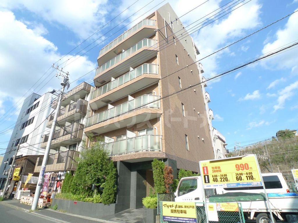 松戸市新松戸のマンションの建物外観