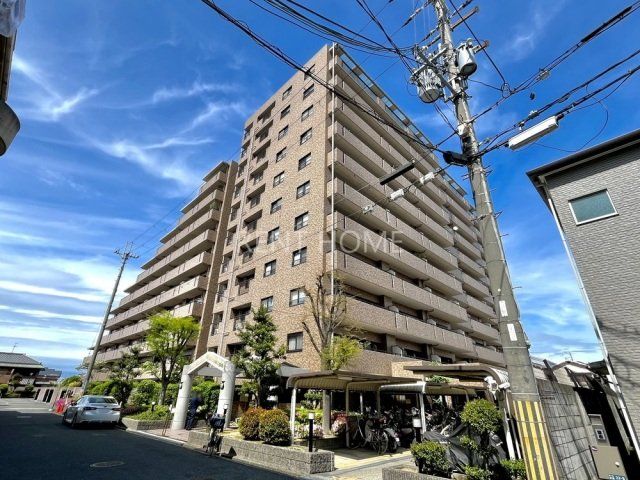 松原市松ケ丘のマンションの建物外観