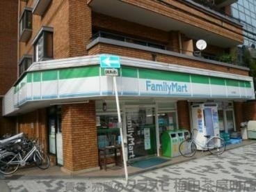 【プレサンス扇町駅前のコンビニ】