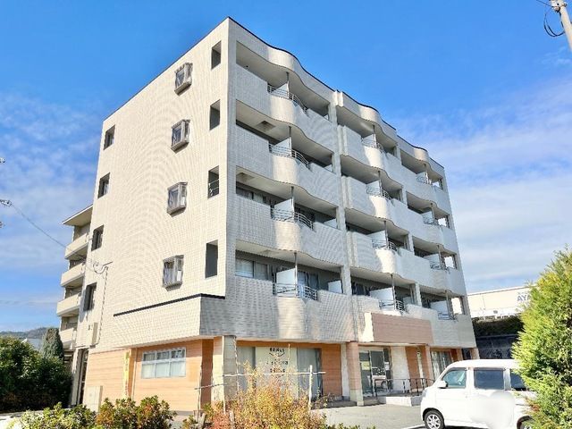 箕面市彩都粟生南のマンションの建物外観