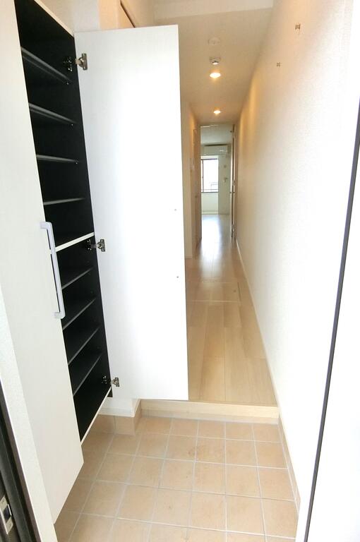 玄関　同型物件の写真です。